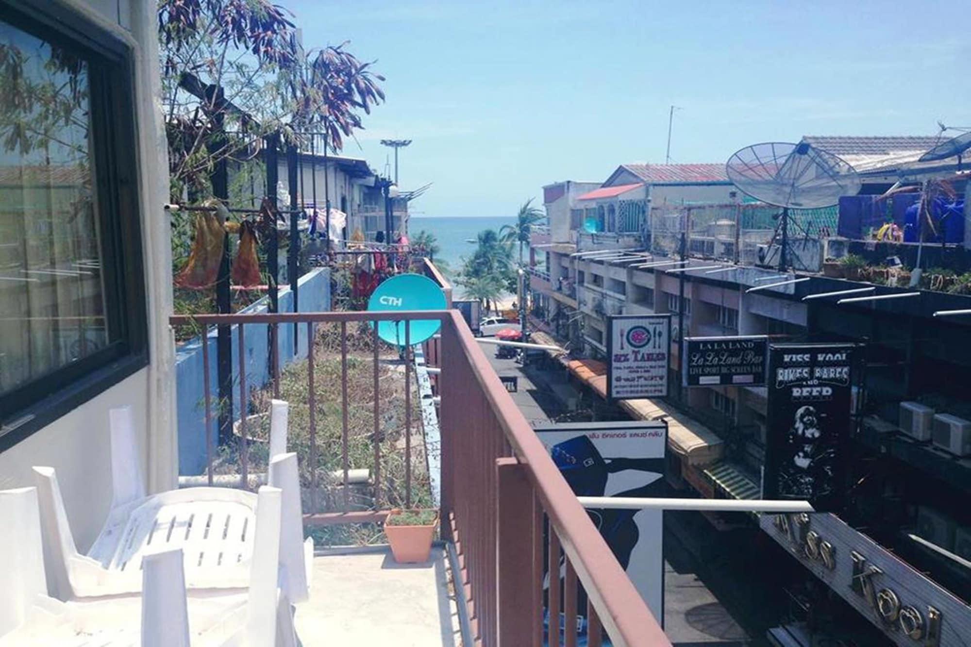 Sandman Hotel & Sports Bar Pattaya Exterior photo