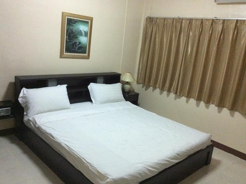 Sandman Hotel & Sports Bar Pattaya Room photo
