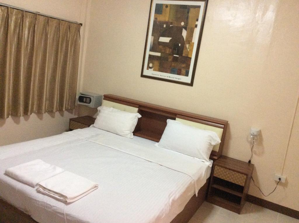 Sandman Hotel & Sports Bar Pattaya Room photo
