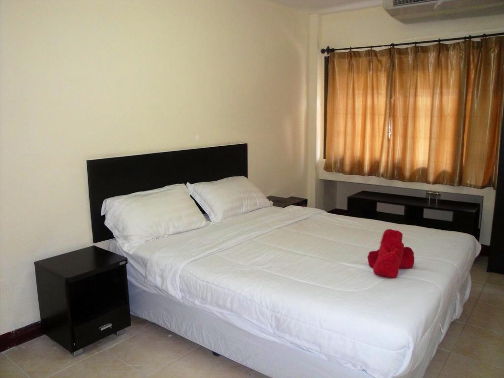 Sandman Hotel & Sports Bar Pattaya Room photo