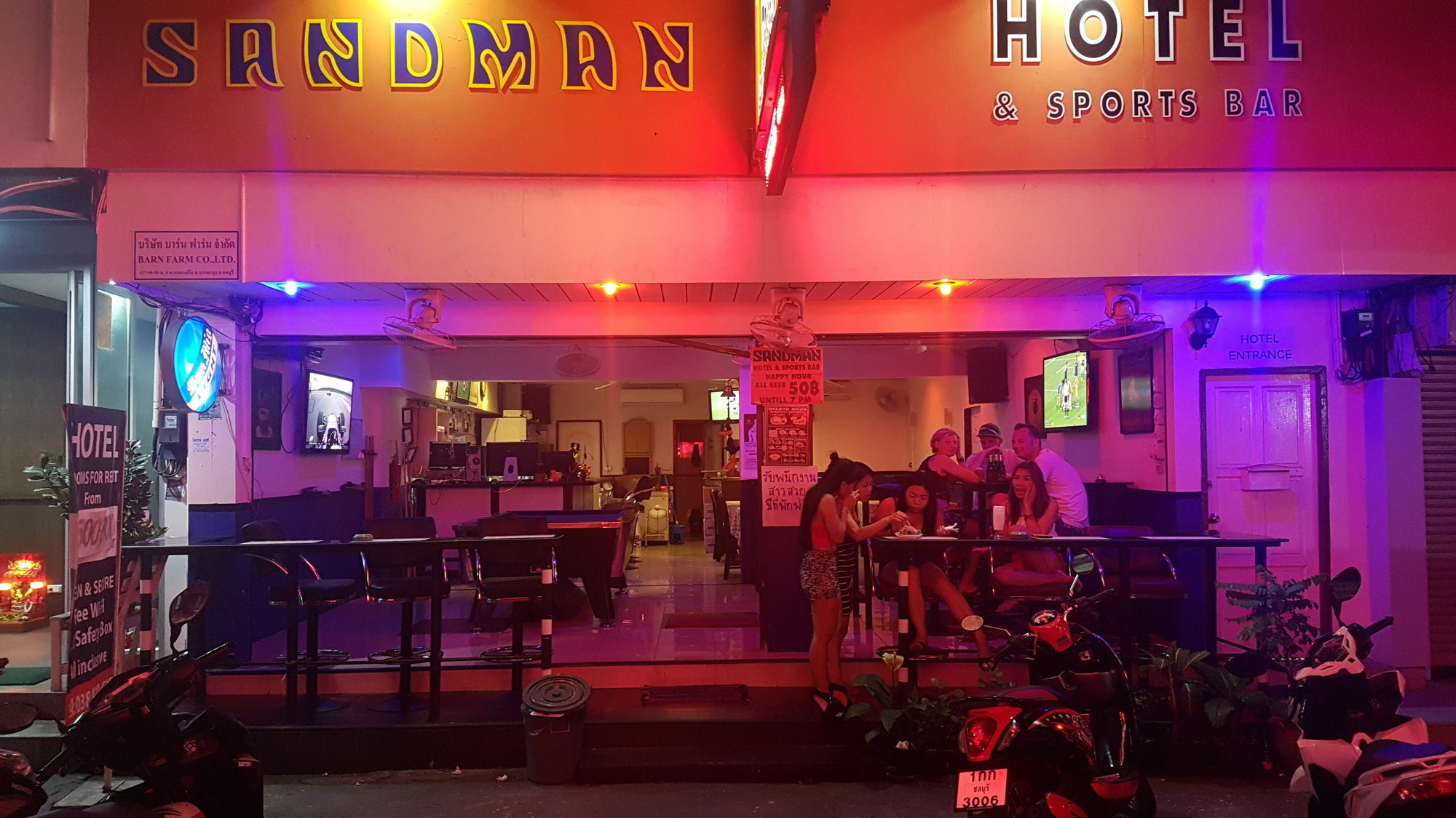 Sandman Hotel & Sports Bar Pattaya Exterior photo